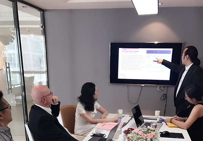 6新聞-09法國POY公司總裁Philippe-到訪李華清設(shè)計_08 6新聞-09法國POY公司總裁Philippe-到訪李華清設(shè)計_08